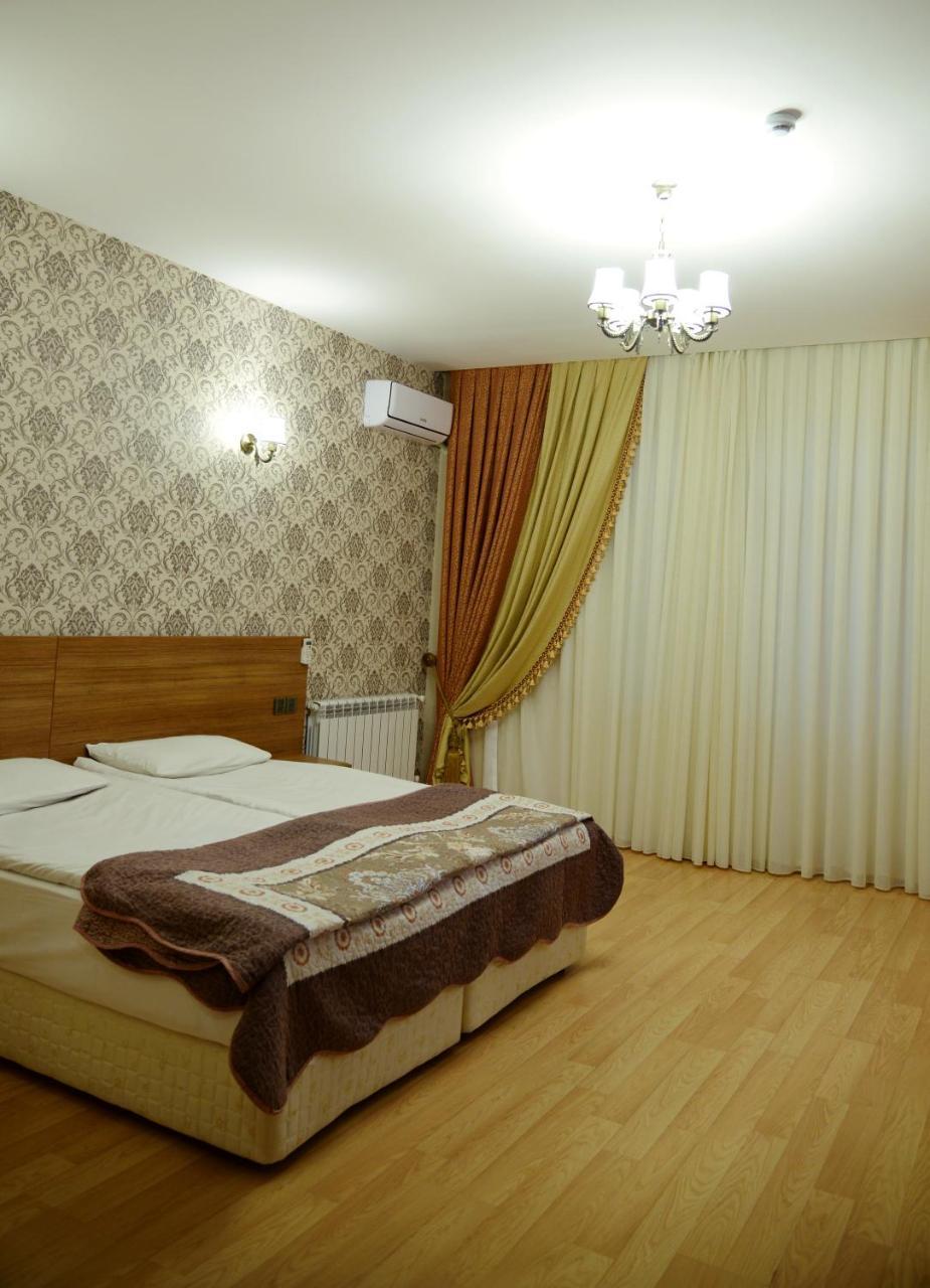 Deyirman Hotel Baky Esterno foto