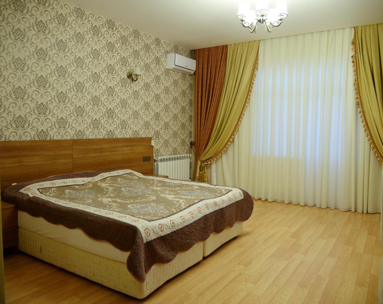 Deyirman Hotel Baky Esterno foto